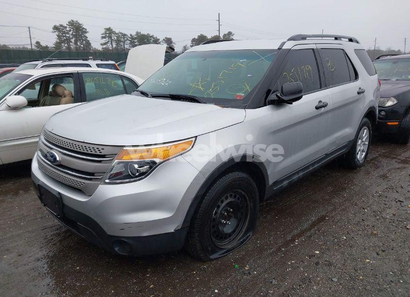 Photo 2 of 2013 Ford Explorer (VIN 1FM5K8B88DGB11597)