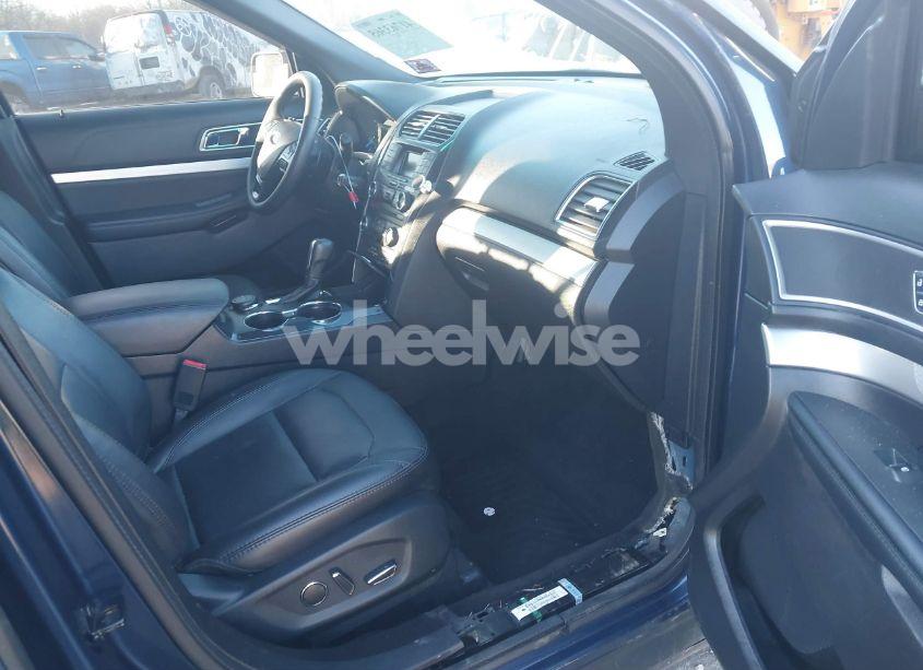 Photo 4 of 2016 Ford Explorer (VIN 1FM5K8B88GGA42964)