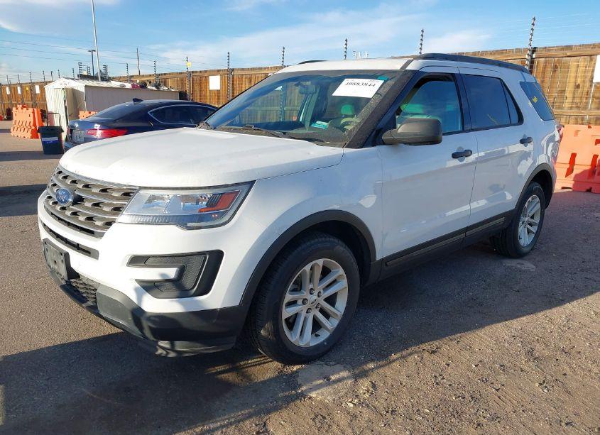 Photo 2 of 2017 Ford Explorer (VIN 1FM5K8B88HGE11632)