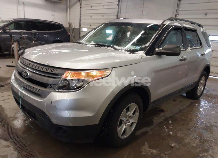 Photo 2 of 2013 Ford Explorer (VIN 1FM5K8B89DGA95944)
