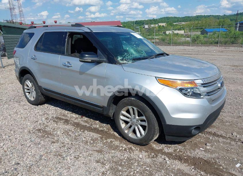 2013 Ford Explorer XLT (VIN 1FM5K8D80DGA20725) main photo