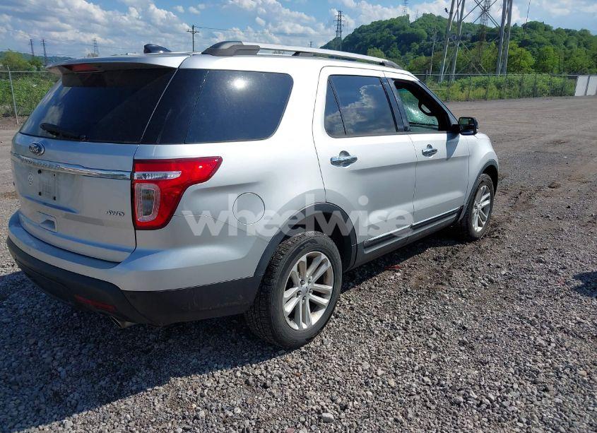 Photo 4 of 2013 Ford Explorer XLT (VIN 1FM5K8D80DGA20725)