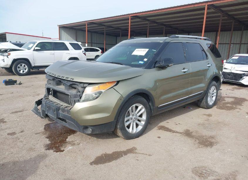 Photo 2 of 2013 Ford Explorer XLT (VIN 1FM5K8D80DGA46581)