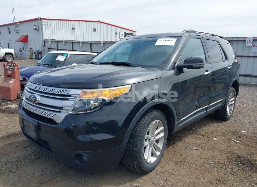 Photo 2 of 2013 Ford Explorer XLT (VIN 1FM5K8D80DGB15401)