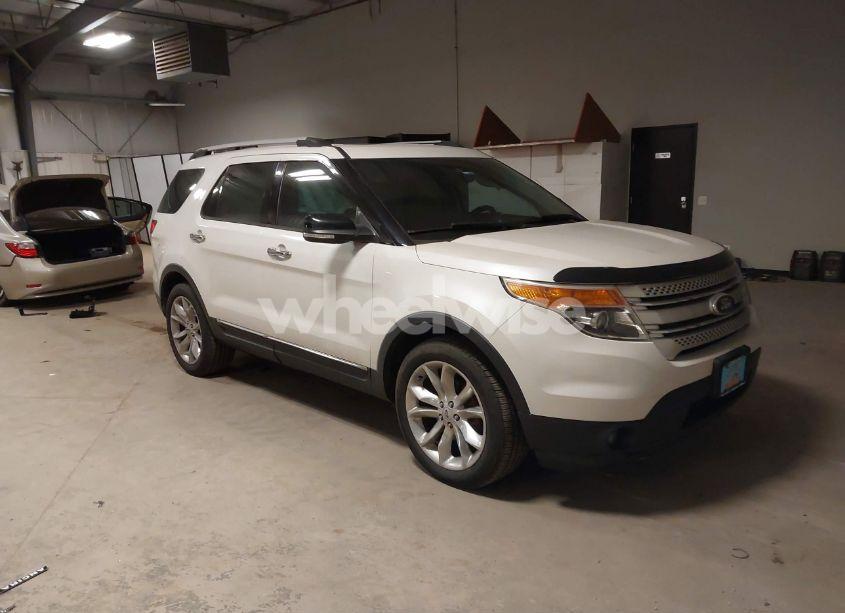 2013 Ford Explorer XLT (VIN 1FM5K8D80DGC18267) main photo