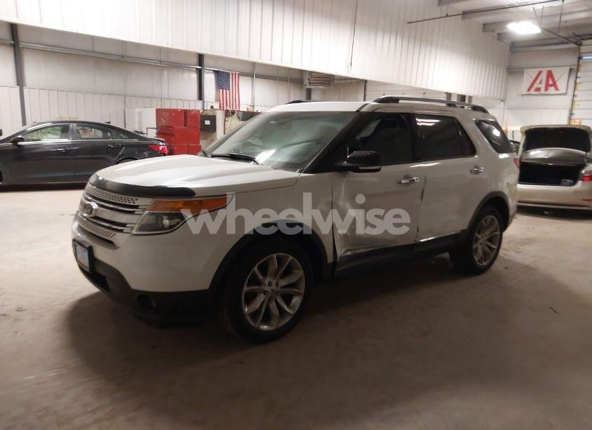 Photo 2 of 2013 Ford Explorer XLT (VIN 1FM5K8D80DGC18267)