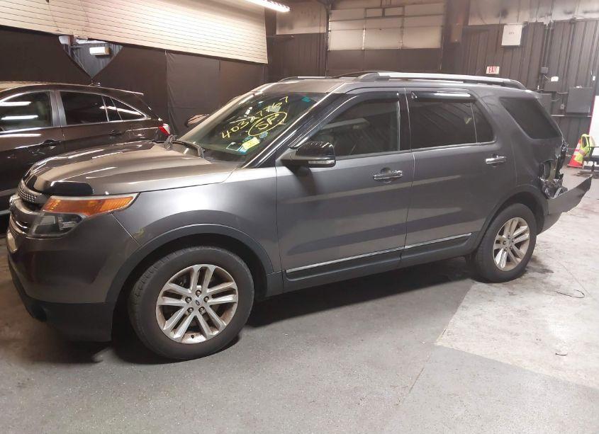 Photo 2 of 2013 Ford Explorer XLT (VIN 1FM5K8D80DGC89159)
