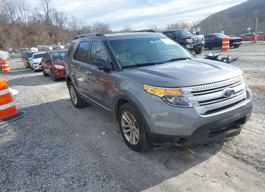 2014 Ford Explorer XLT (VIN 1FM5K8D80EGB94070) main photo