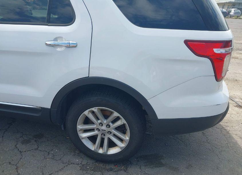 Photo 18 of 2015 Ford Explorer XLT (VIN 1FM5K8D80FGA43876)