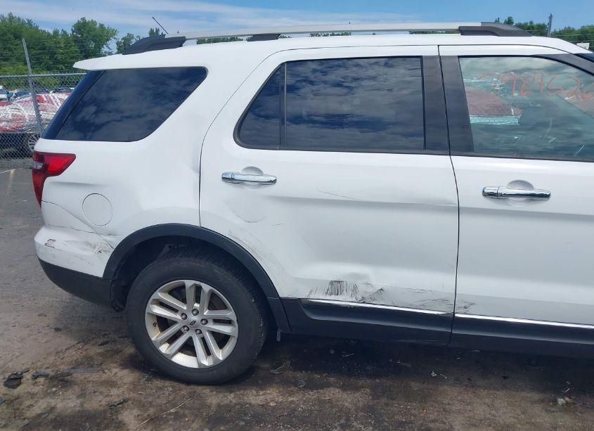 Photo 6 of 2015 Ford Explorer XLT (VIN 1FM5K8D80FGA43876)