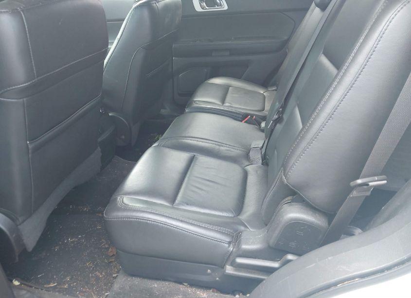 Photo 8 of 2015 Ford Explorer XLT (VIN 1FM5K8D80FGA43876)