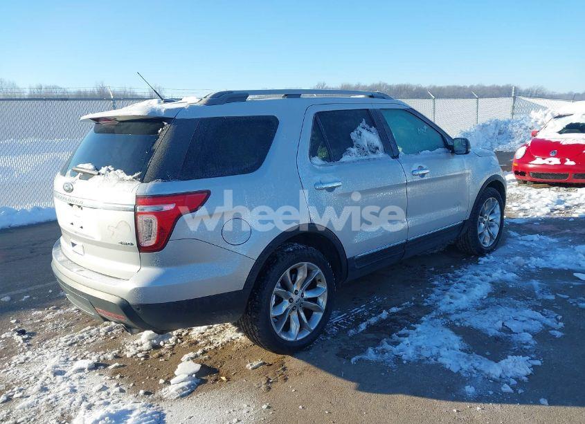 Photo 4 of 2015 Ford Explorer XLT (VIN 1FM5K8D80FGC21009)