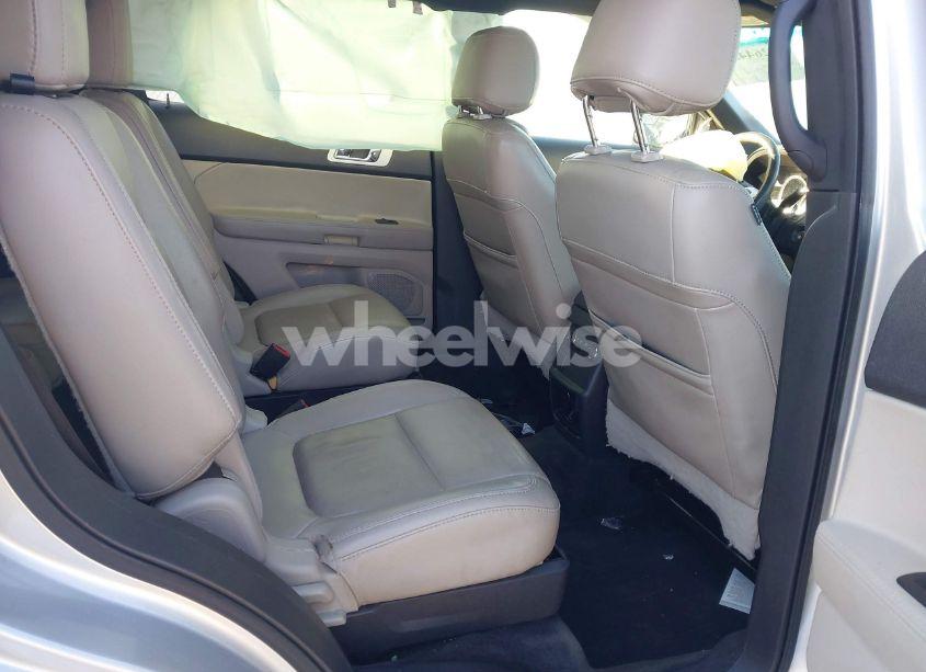 Photo 8 of 2015 Ford Explorer XLT (VIN 1FM5K8D80FGC21009)