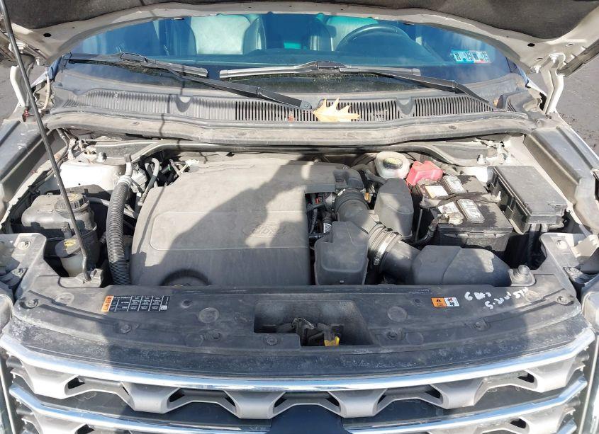 Photo 10 of 2016 Ford Explorer XLT (VIN 1FM5K8D80GGA05095)