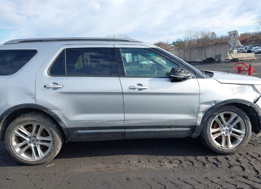 Photo 13 of 2016 Ford Explorer XLT (VIN 1FM5K8D80GGA05095)