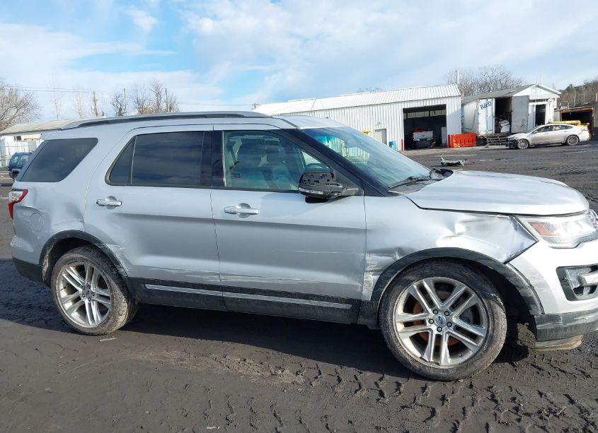 Photo 6 of 2016 Ford Explorer XLT (VIN 1FM5K8D80GGA05095)