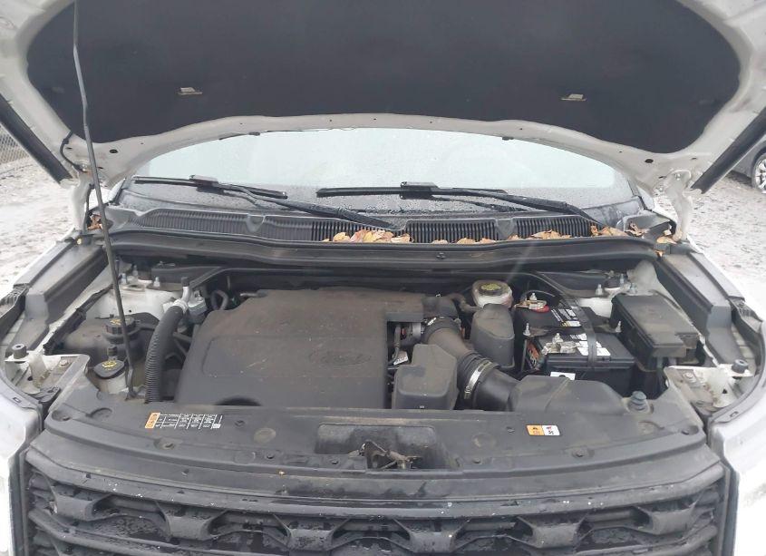 Photo 10 of 2016 Ford Explorer XLT (VIN 1FM5K8D80GGA42938)