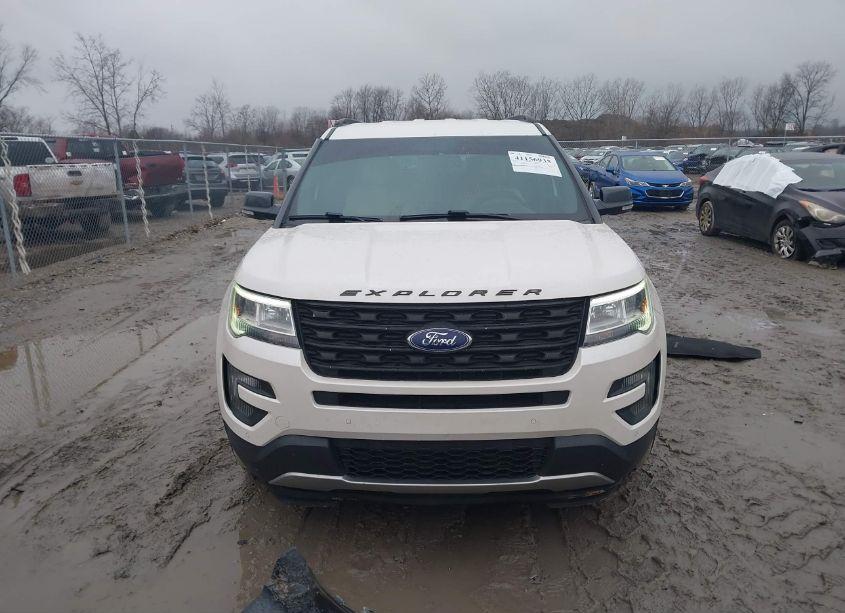 Photo 12 of 2016 Ford Explorer XLT (VIN 1FM5K8D80GGA42938)