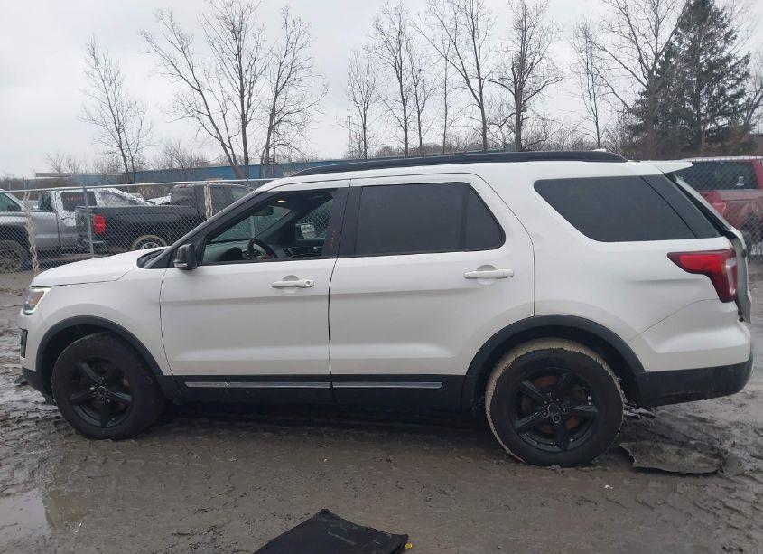 Photo 14 of 2016 Ford Explorer XLT (VIN 1FM5K8D80GGA42938)