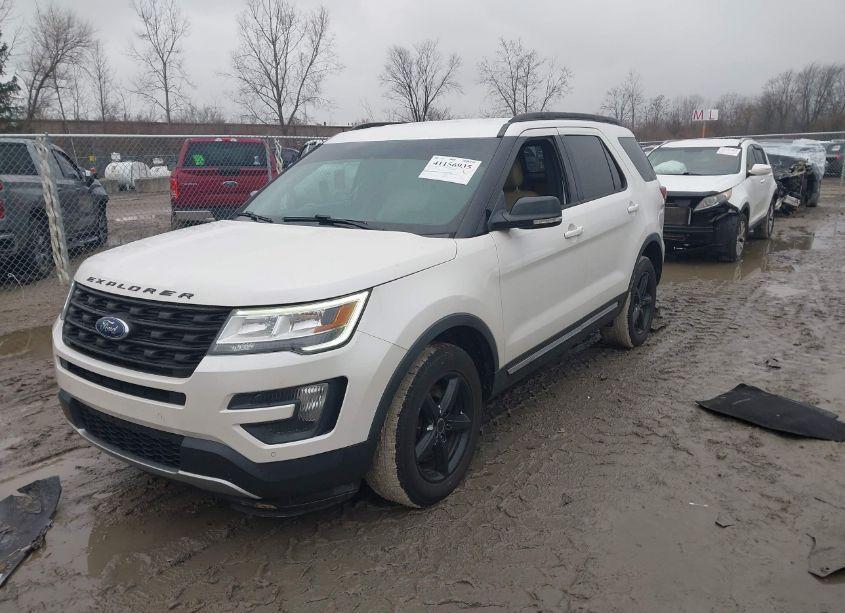 Photo 2 of 2016 Ford Explorer XLT (VIN 1FM5K8D80GGA42938)