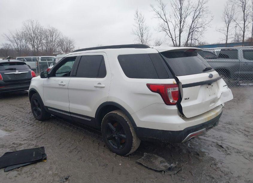 Photo 3 of 2016 Ford Explorer XLT (VIN 1FM5K8D80GGA42938)