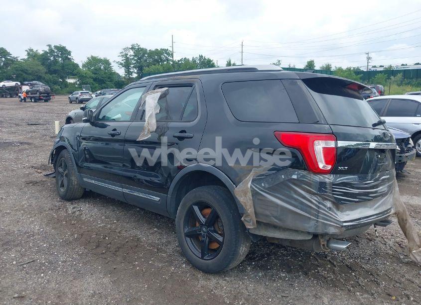 Photo 3 of 2016 Ford Explorer XLT (VIN 1FM5K8D80GGB00241)