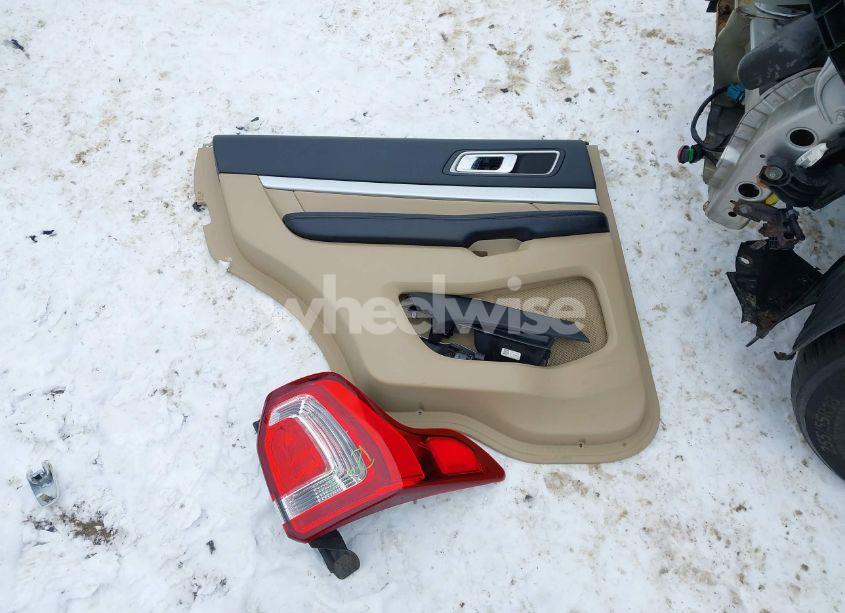 Photo 12 of 2016 Ford Explorer XLT (VIN 1FM5K8D80GGB66756)