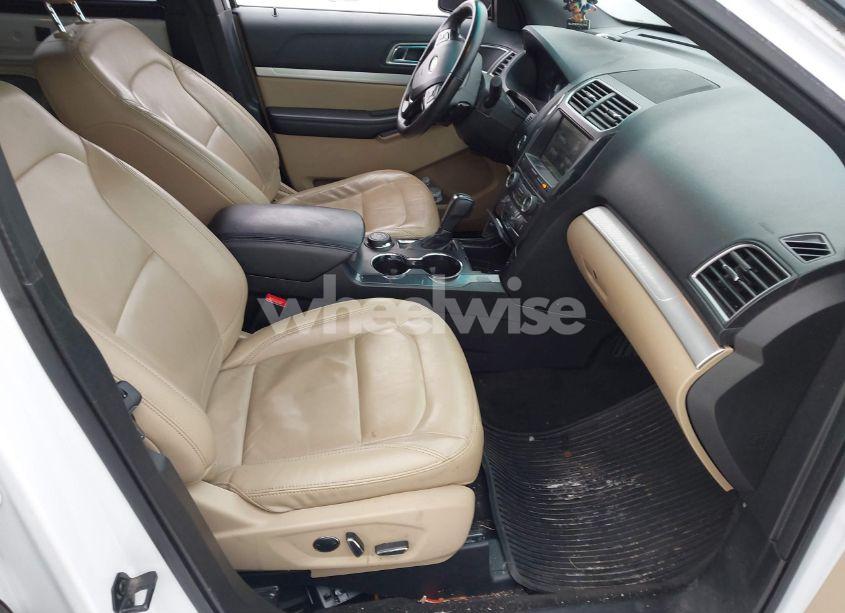 Photo 5 of 2016 Ford Explorer XLT (VIN 1FM5K8D80GGB66756)