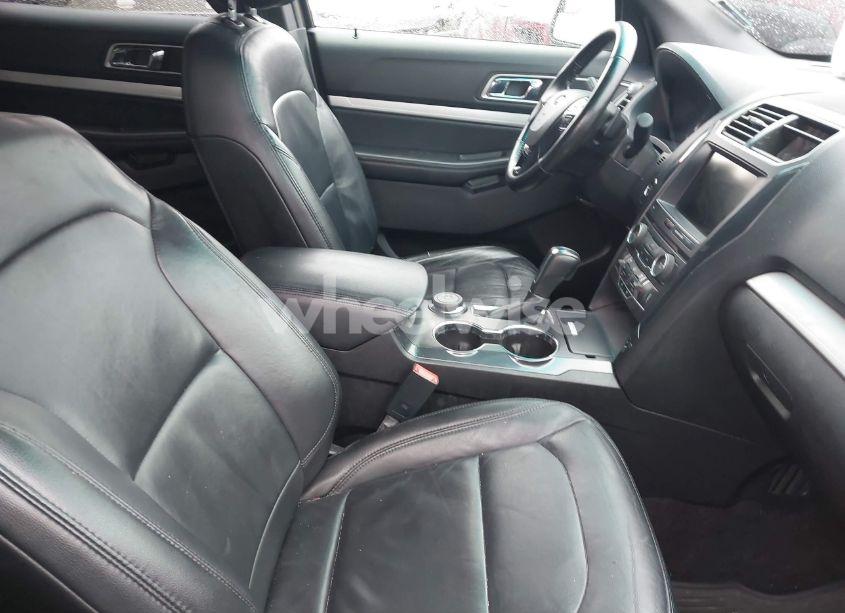 Photo 5 of 2016 Ford Explorer XLT (VIN 1FM5K8D80GGB71455)