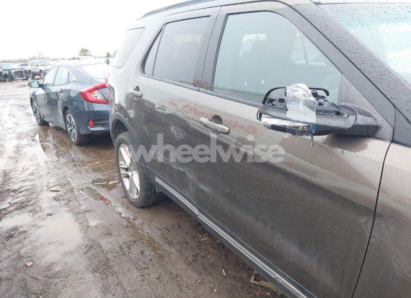 Photo 6 of 2016 Ford Explorer XLT (VIN 1FM5K8D80GGB71455)