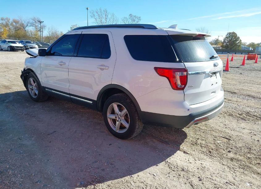 Photo 3 of 2016 Ford Explorer XLT (VIN 1FM5K8D80GGC27328)