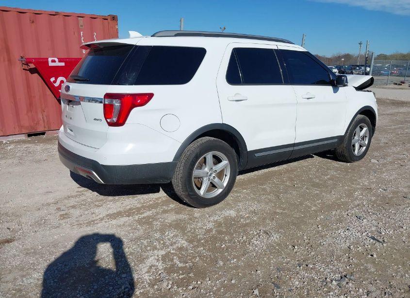Photo 4 of 2016 Ford Explorer XLT (VIN 1FM5K8D80GGC27328)
