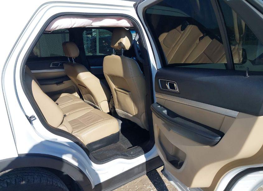 Photo 8 of 2016 Ford Explorer XLT (VIN 1FM5K8D80GGC27328)