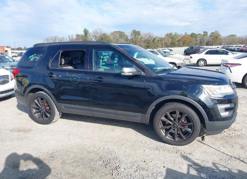 Photo 13 of 2017 Ford Explorer XLT (VIN 1FM5K8D80HGA52662)