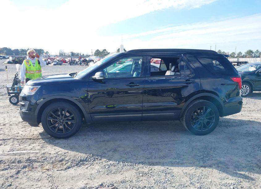 Photo 14 of 2017 Ford Explorer XLT (VIN 1FM5K8D80HGA52662)