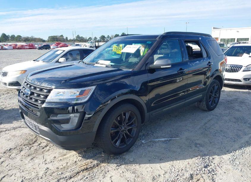 Photo 2 of 2017 Ford Explorer XLT (VIN 1FM5K8D80HGA52662)