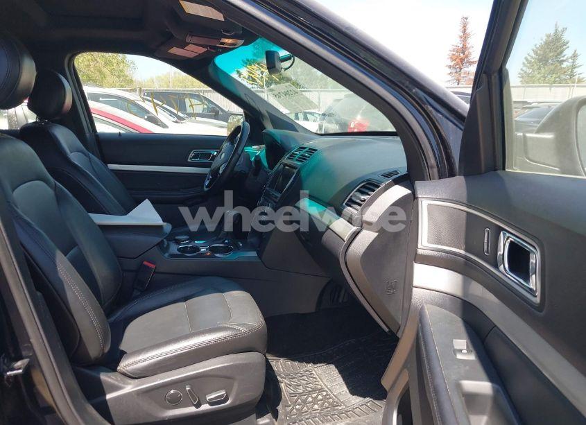 Photo 5 of 2017 Ford Explorer XLT (VIN 1FM5K8D80HGA98038)