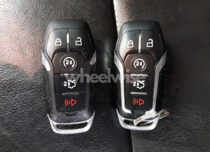 Photo 11 of 2017 Ford Explorer XLT (VIN 1FM5K8D80HGD02188)