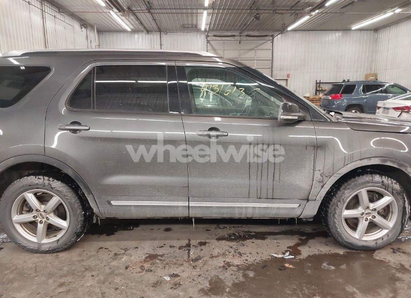 Photo 14 of 2017 Ford Explorer XLT (VIN 1FM5K8D80HGD02188)