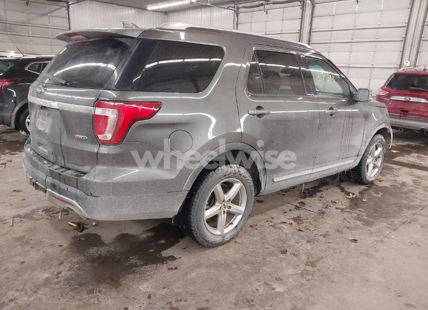 Photo 4 of 2017 Ford Explorer XLT (VIN 1FM5K8D80HGD02188)