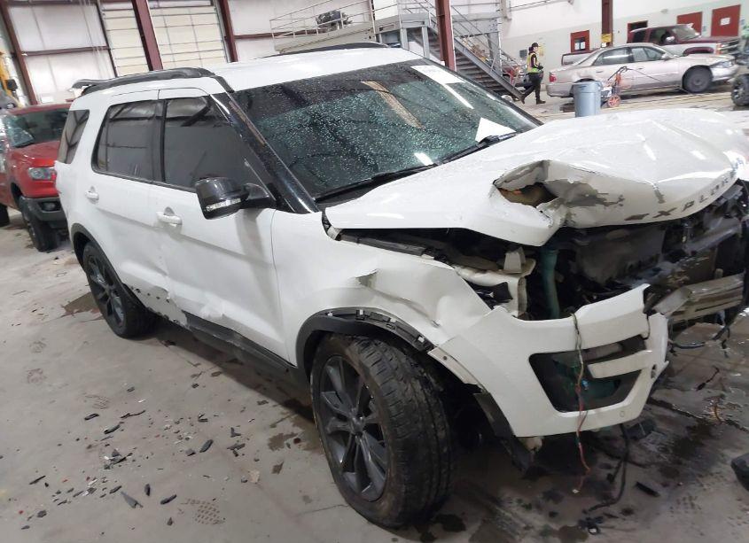 2017 Ford Explorer XLT (VIN 1FM5K8D80HGD66439) main photo