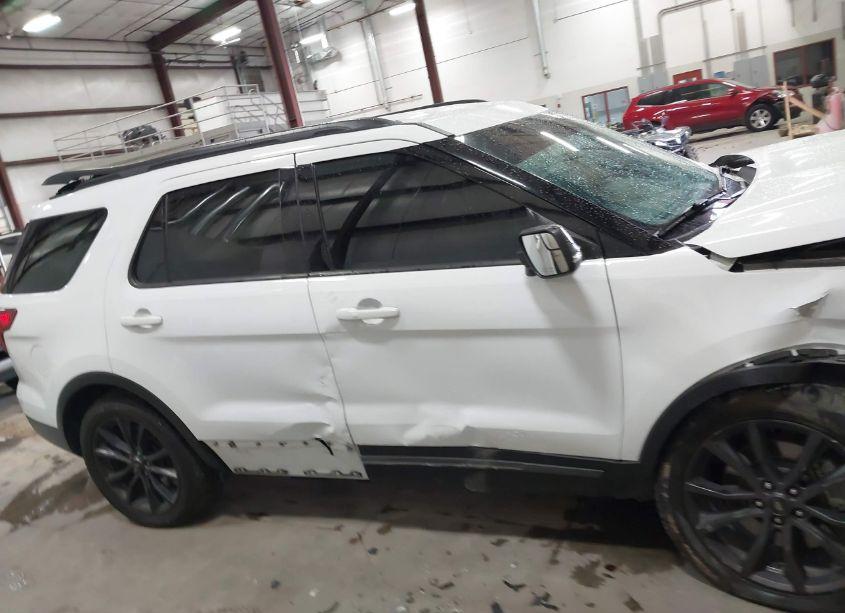 Photo 13 of 2017 Ford Explorer XLT (VIN 1FM5K8D80HGD66439)