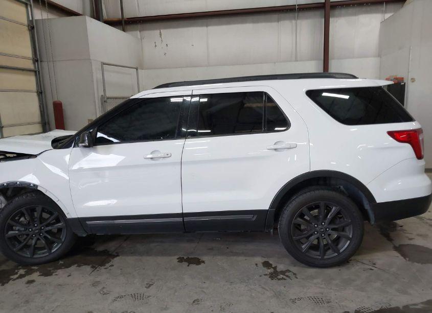 Photo 14 of 2017 Ford Explorer XLT (VIN 1FM5K8D80HGD66439)