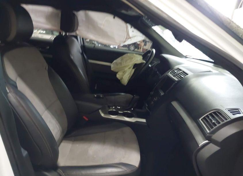 Photo 5 of 2017 Ford Explorer XLT (VIN 1FM5K8D80HGD66439)