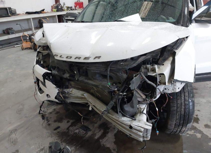 Photo 6 of 2017 Ford Explorer XLT (VIN 1FM5K8D80HGD66439)