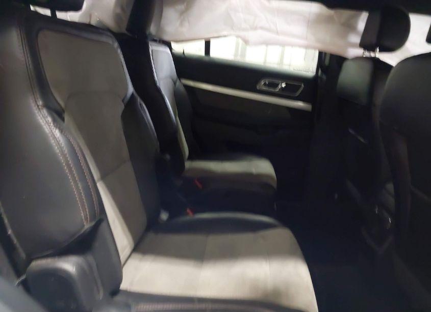 Photo 8 of 2017 Ford Explorer XLT (VIN 1FM5K8D80HGD66439)