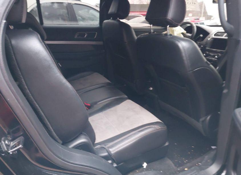 Photo 8 of 2017 Ford Explorer XLT (VIN 1FM5K8D80HGD81782)