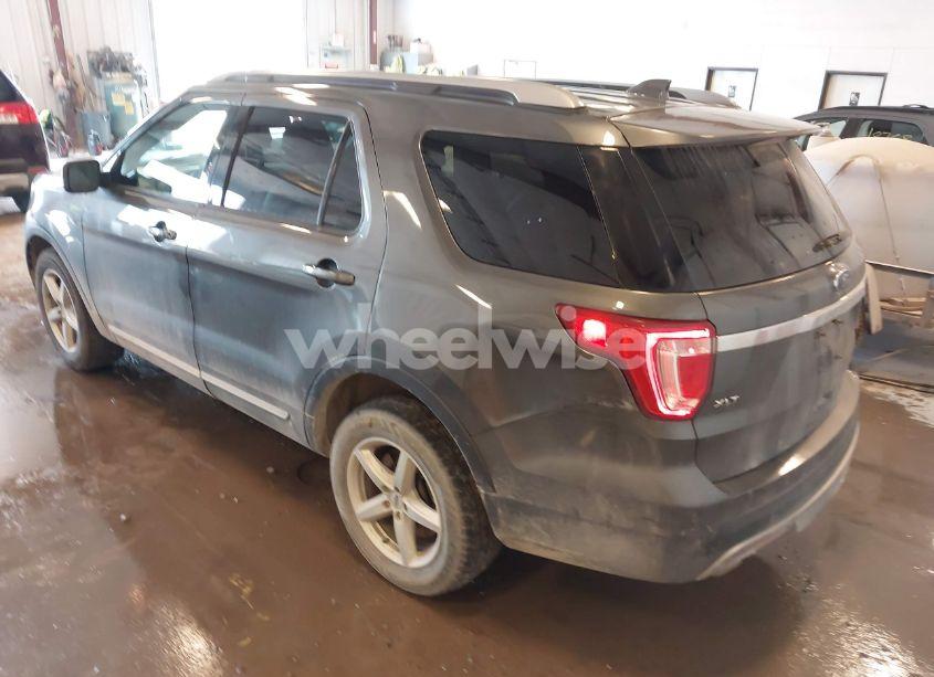 Photo 3 of 2017 Ford Explorer XLT (VIN 1FM5K8D80HGD83712)