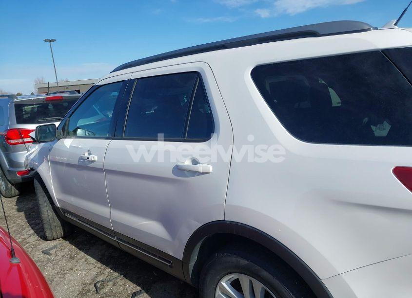 Photo 14 of 2018 Ford Explorer XLT (VIN 1FM5K8D80JGB08900)