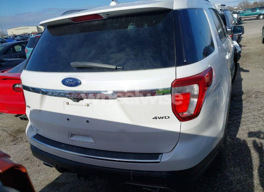 Photo 16 of 2018 Ford Explorer XLT (VIN 1FM5K8D80JGB08900)